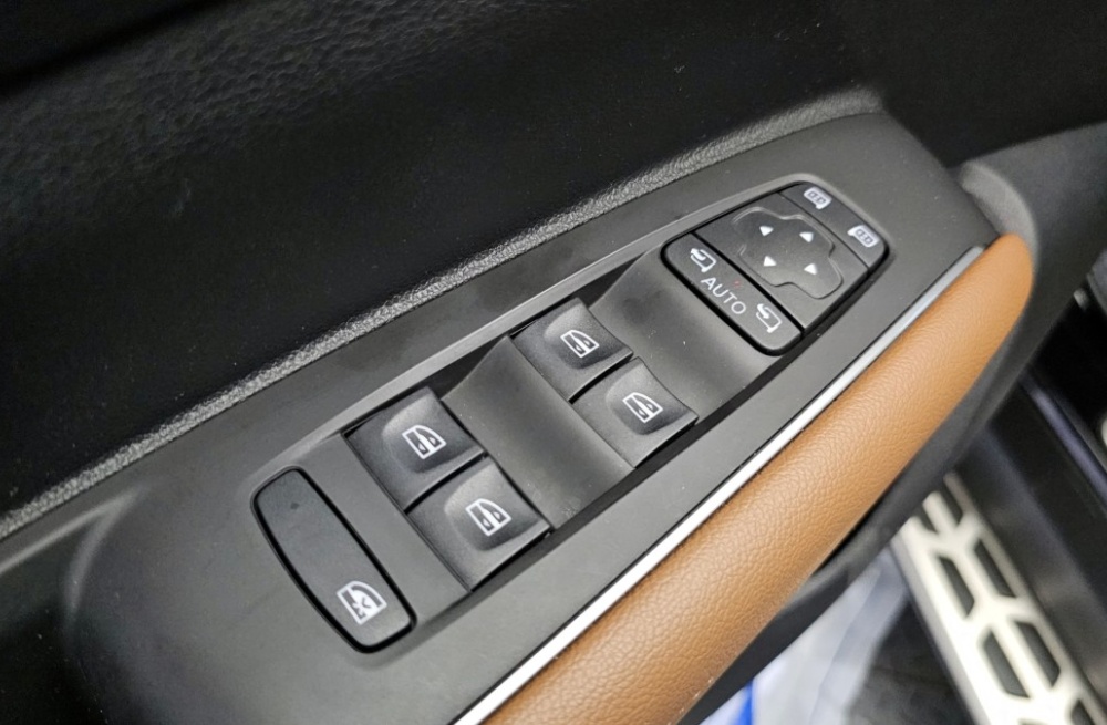 Renault Korea (Samsung) The New QM6