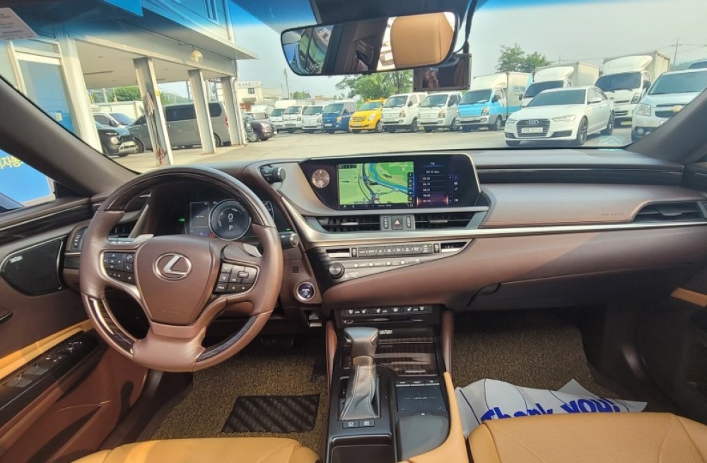 Lexus ES300h 7th generation