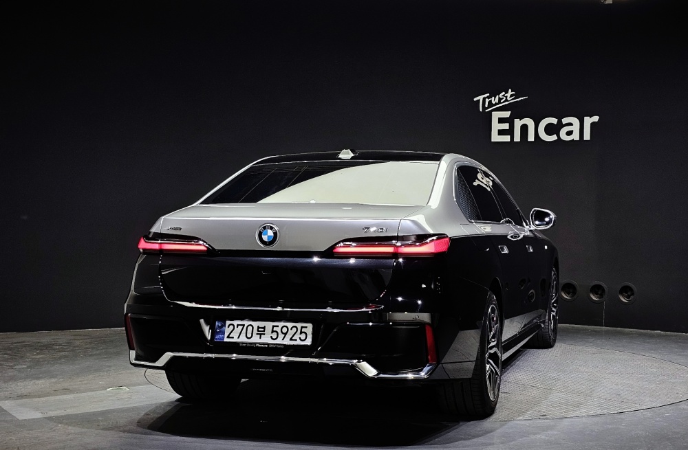 BMW 7 Series (G70)