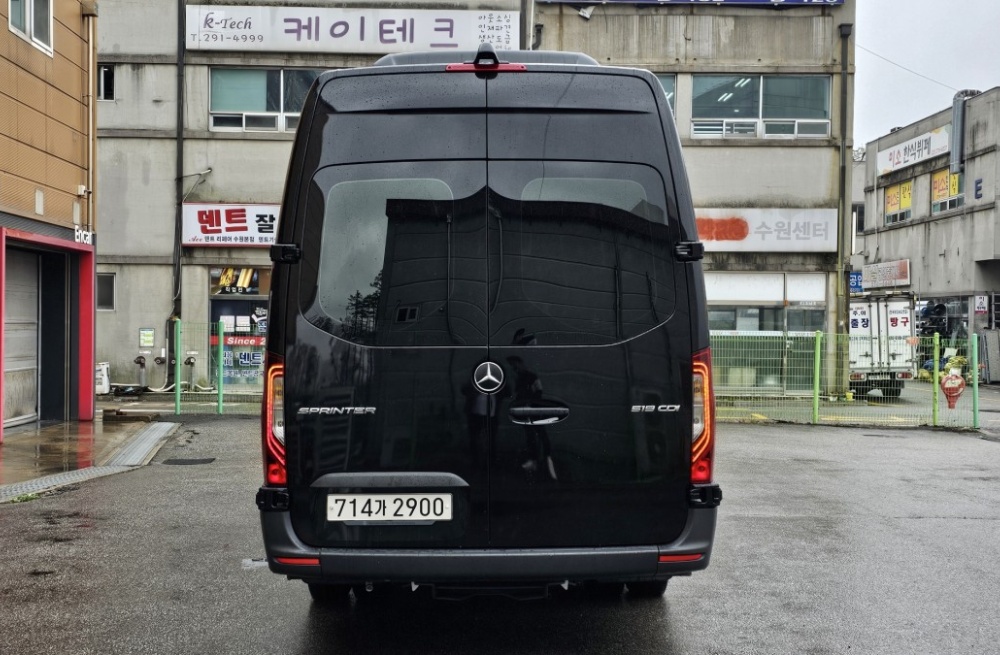 Mercedes-Benz sprinter