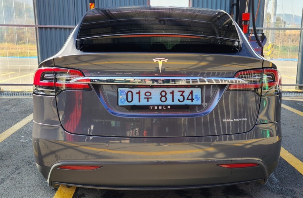 Tesla Model X