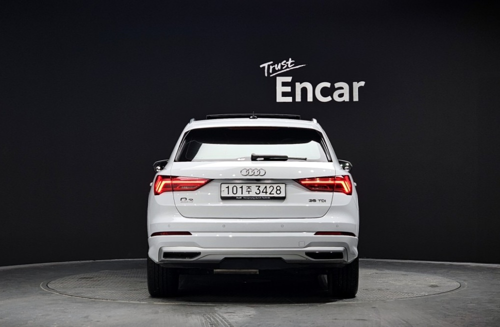 Audi Q3 (F3)