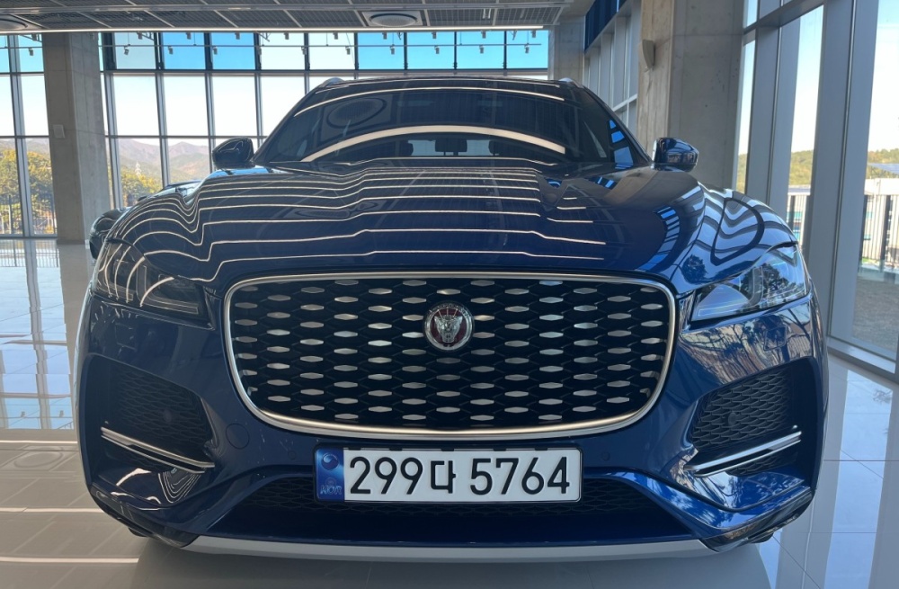 Jaguar F-PACE