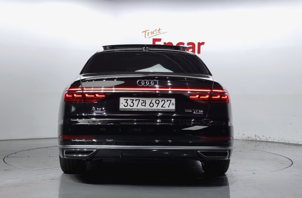 Audi A8 (D5)