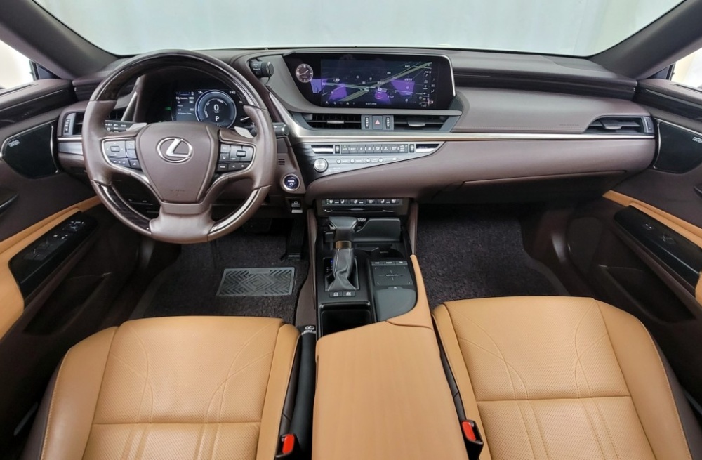 Lexus ES300h 7th generation