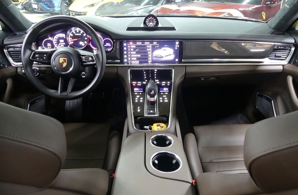 Porsche Panamera (971)