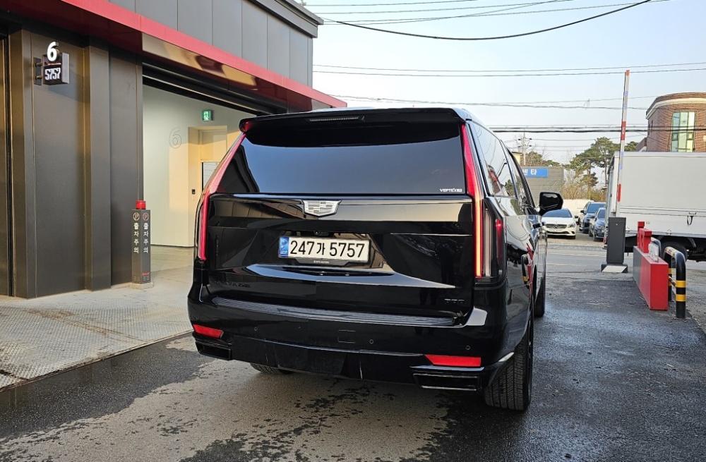 Cadillac Escalade 5th Gen