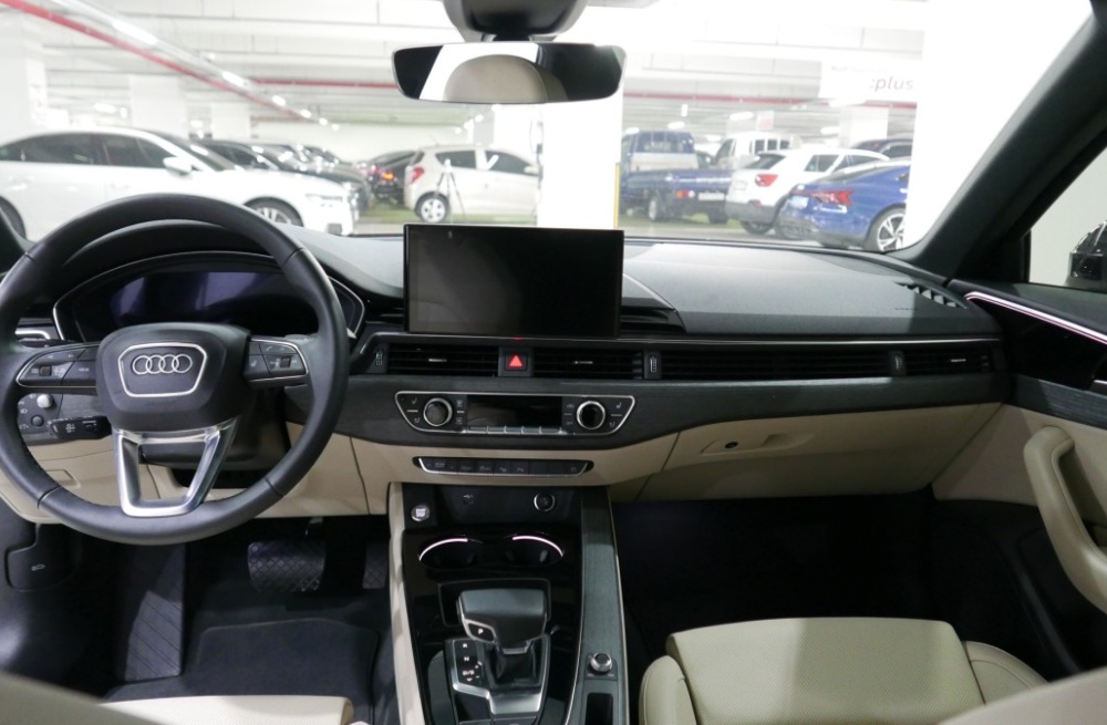 Audi A4 (B9)