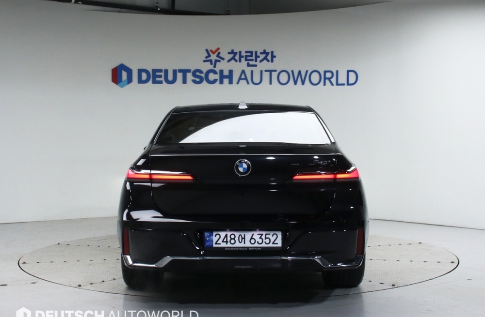 BMW 7 Series (G70)