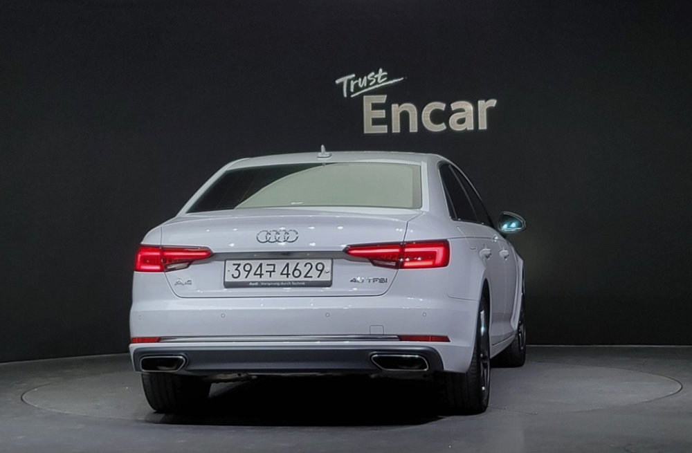 Audi A4 (B9)