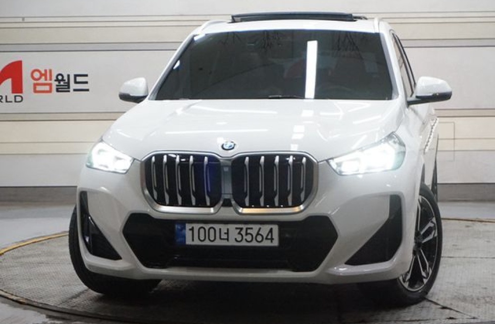 BMW X1 (U11)