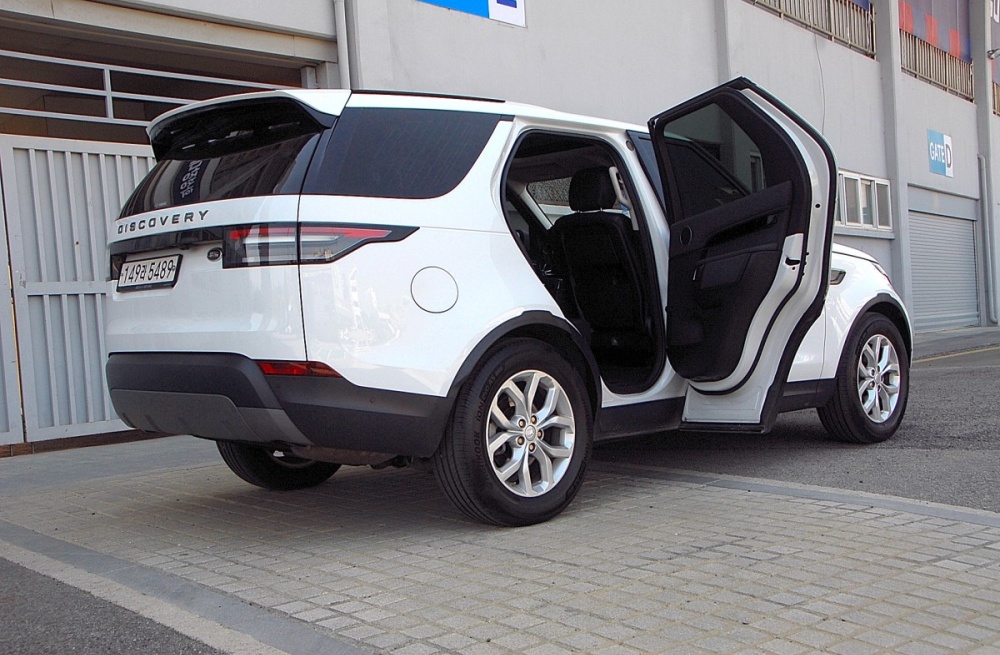 Land rover discovery 5