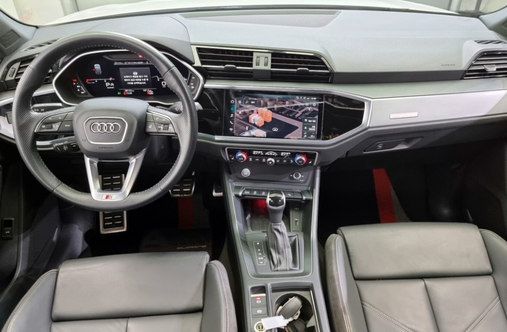 Audi Q3 (F3)