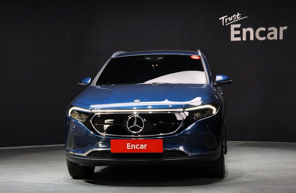 Mercedes-Benz EQA-H243