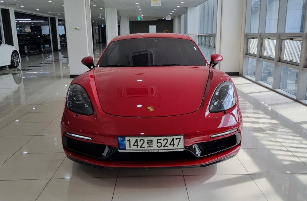 Porsche 718 Cayman