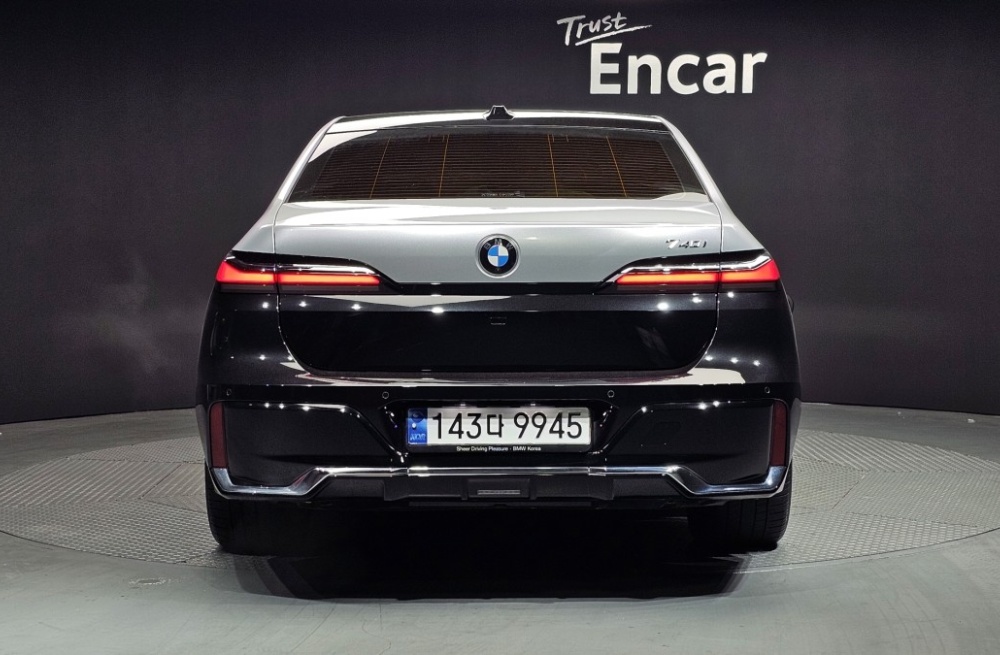 BMW 7 Series (G70)