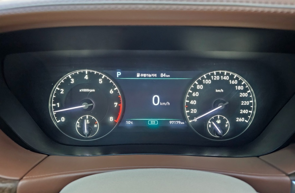 Genesis G90