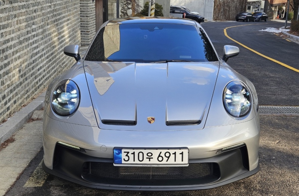 Porsche 911 (992)