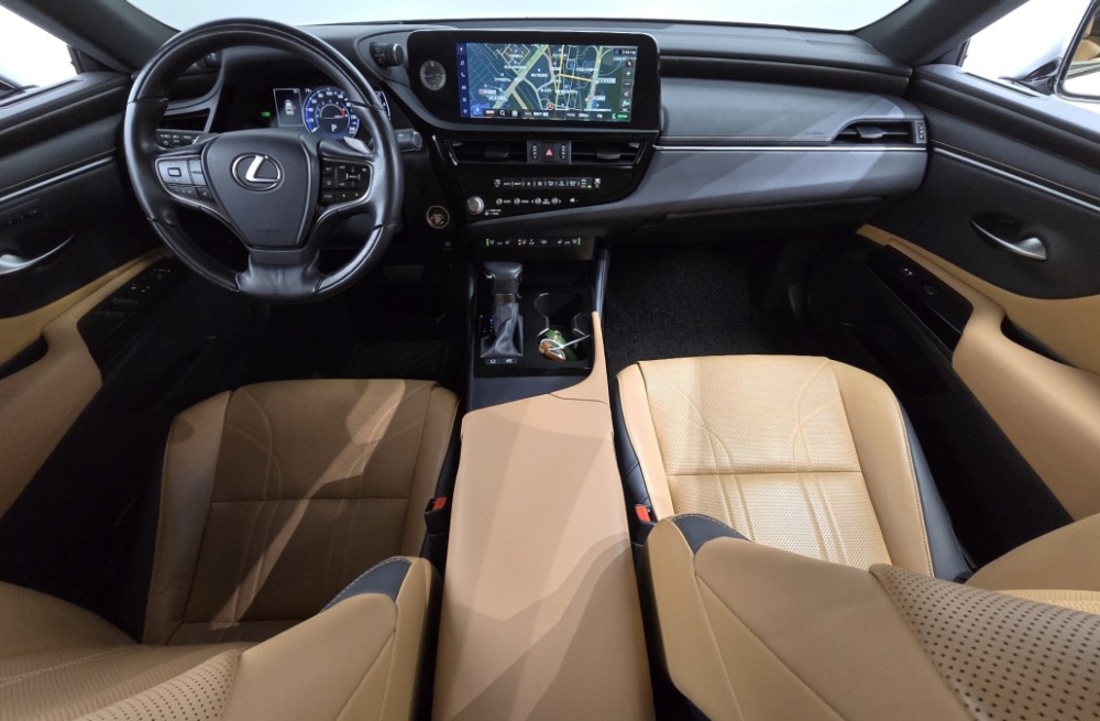 Lexus ES300h 7th generation