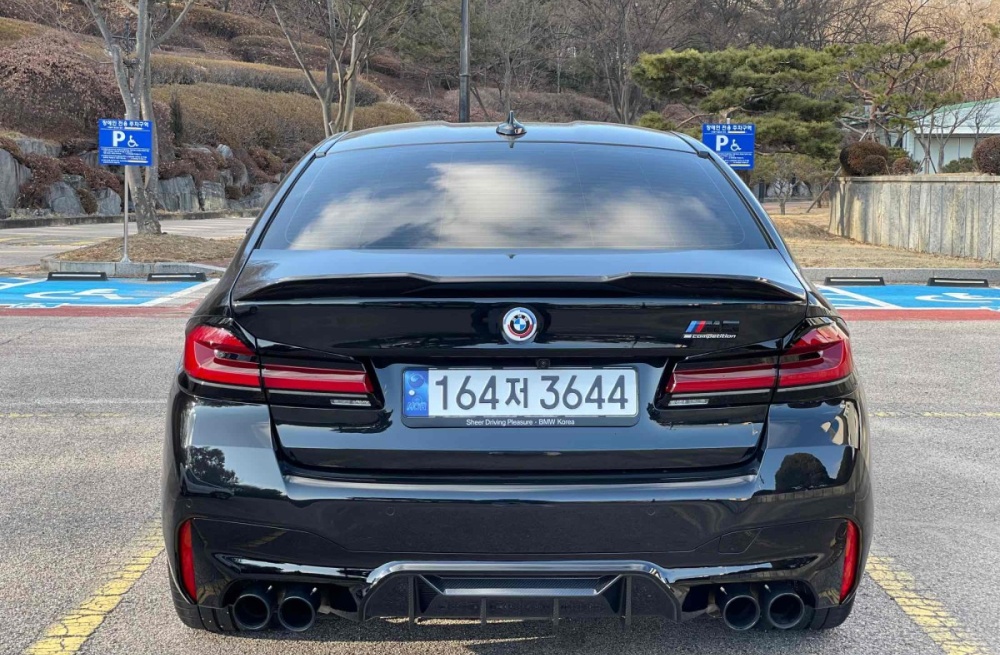 BMW M5 (F90)