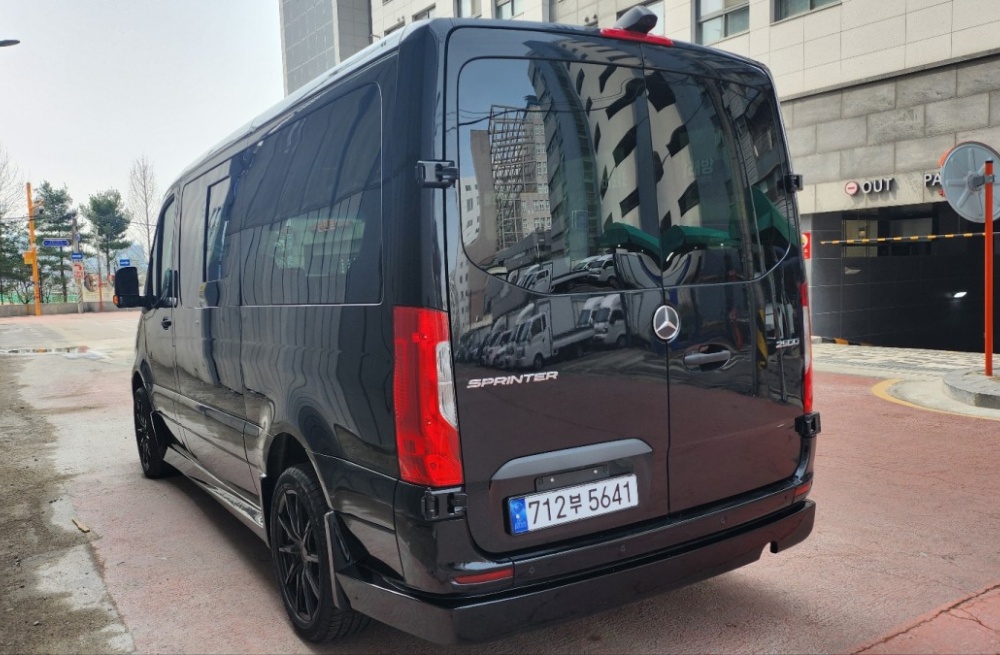 Mercedes-Benz sprinter