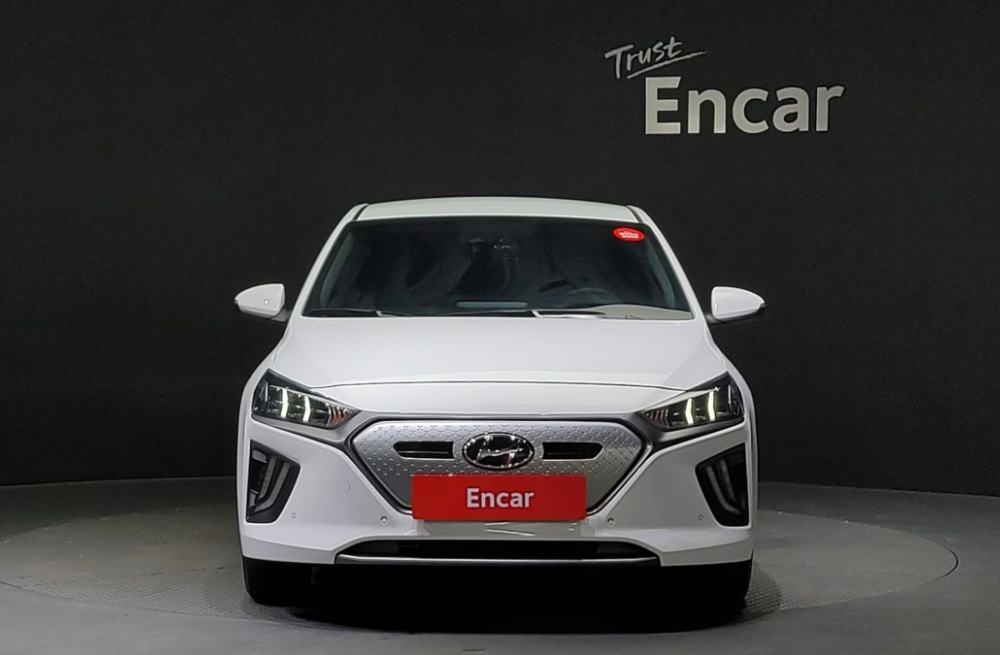 Hyundai The new Ioniq electric