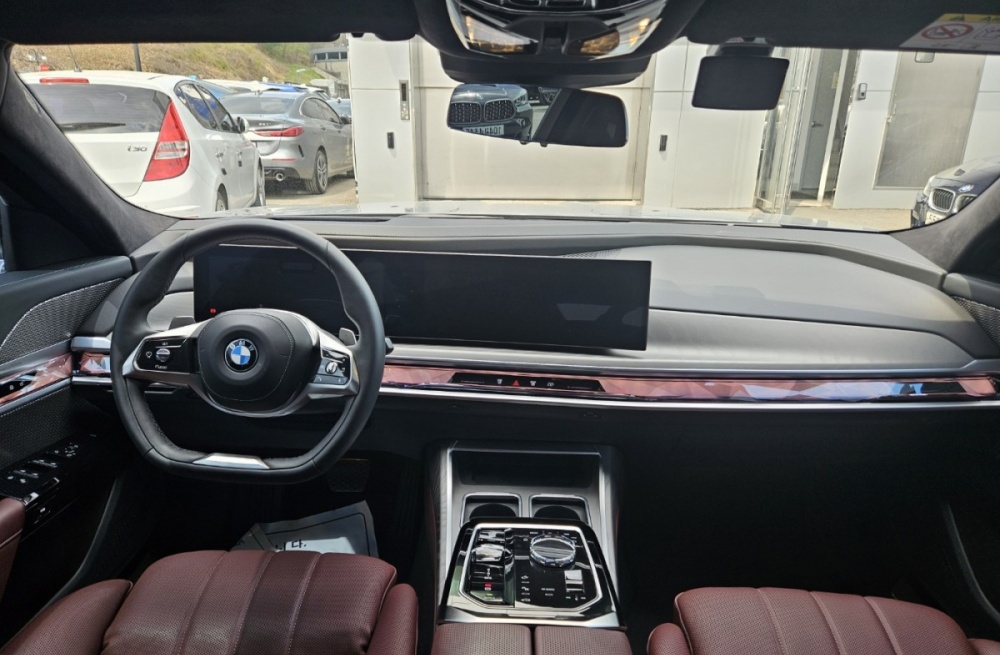 BMW 7 Series (G70)