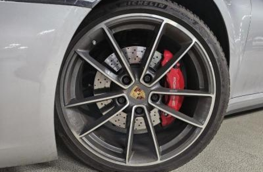 Porsche 911 (992)