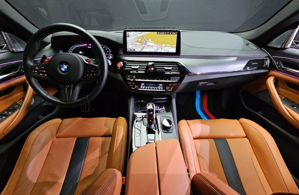 BMW M5 (F90)