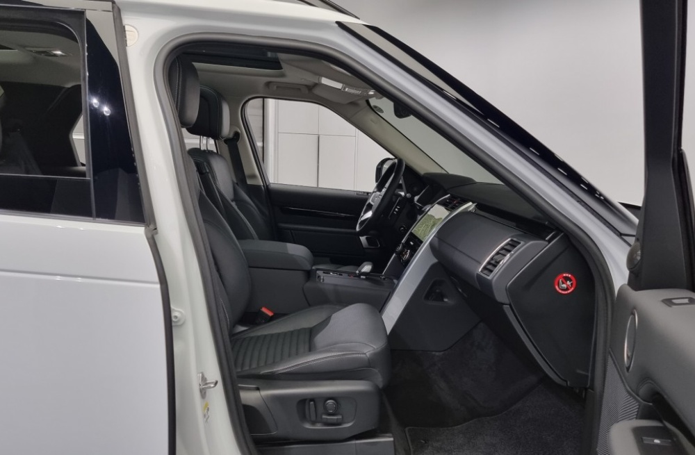 Land rover discovery 5