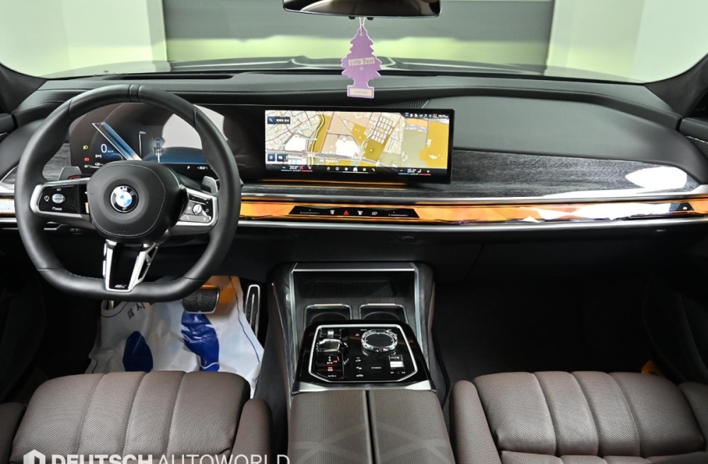 BMW 7 Series (G70)