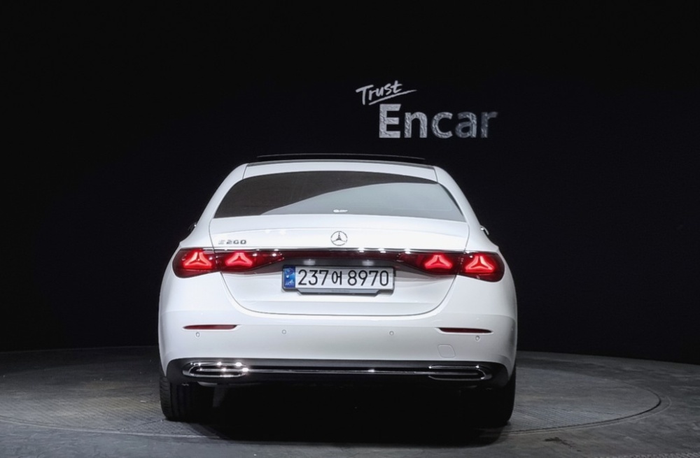 Mercedes-Benz E-Class W214