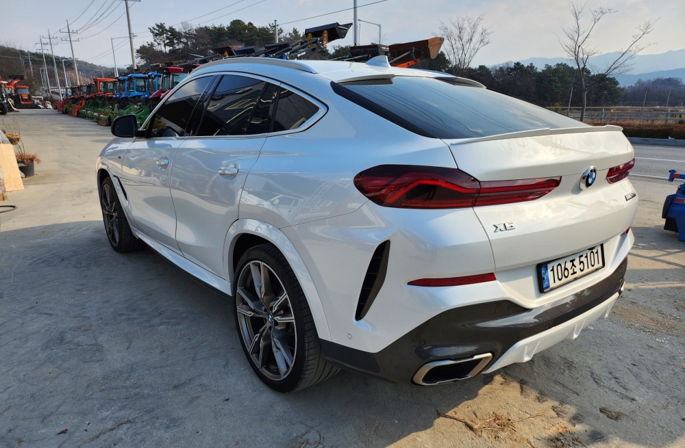 BMW X6 (G06)