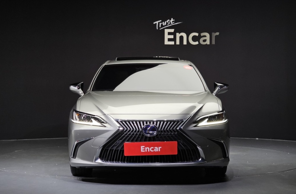 Lexus ES300h 7th generation