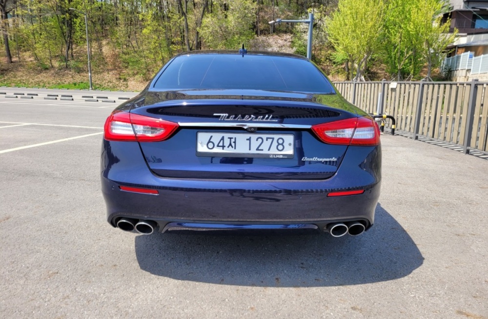 Maserati Quattroporte