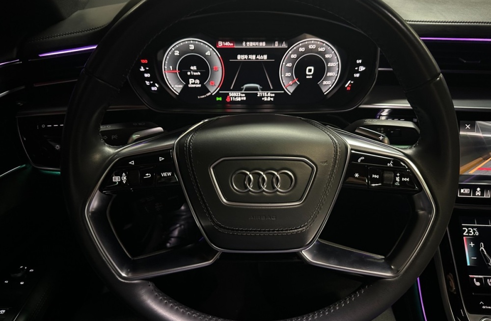 Audi A8 (D5)