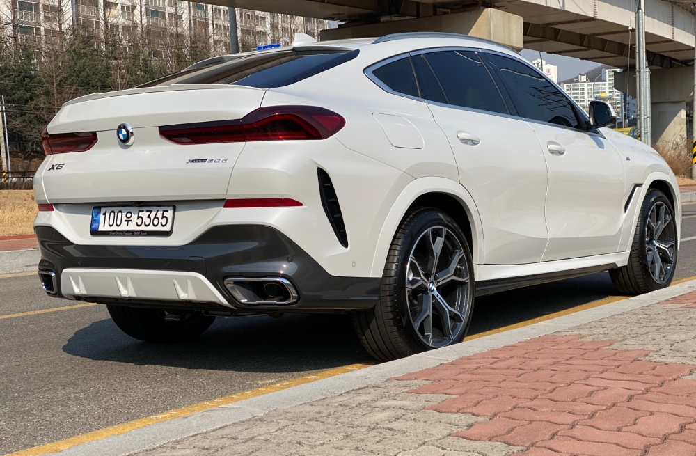 BMW X6 (G06)