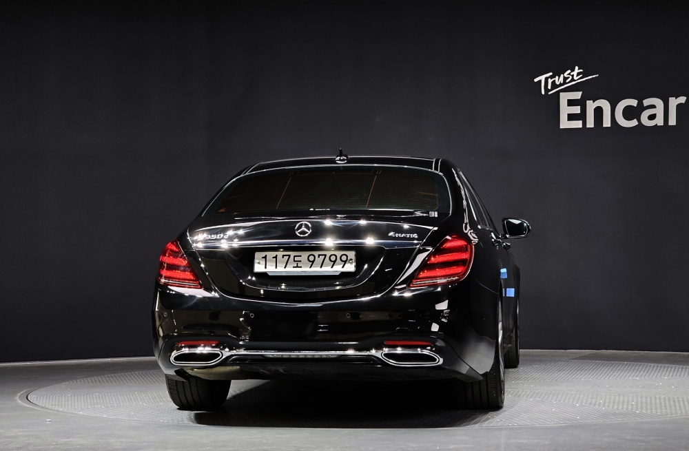 Mercedes-Benz S-Class W222