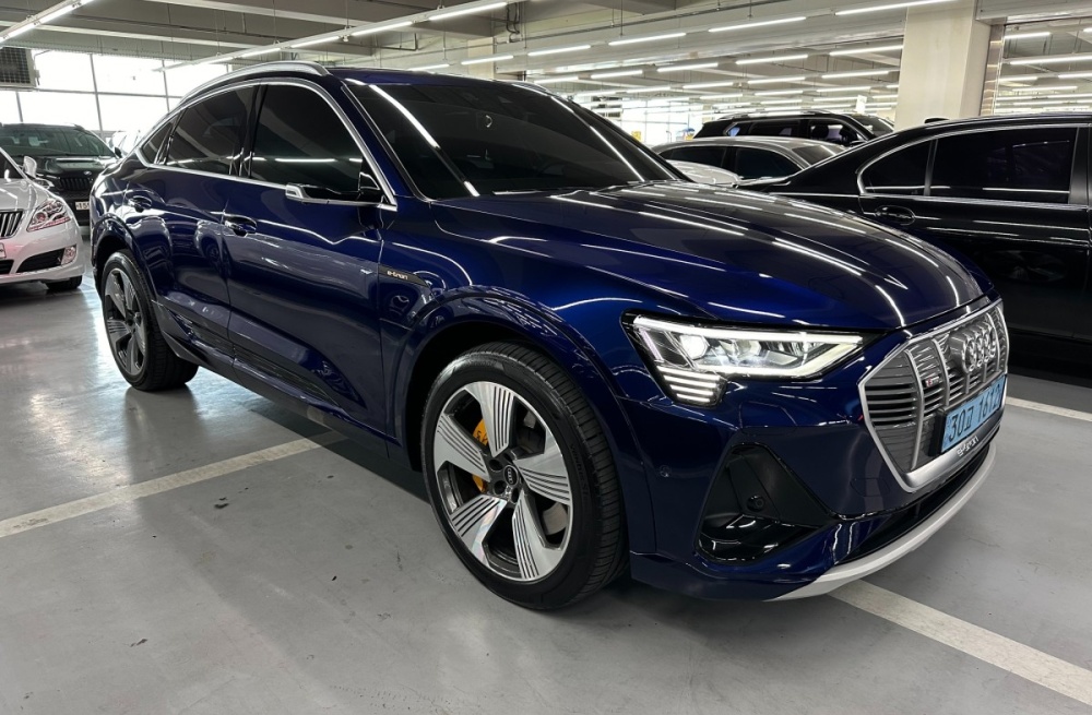 Audi e-tron