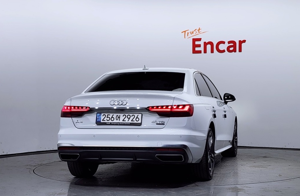 Audi A4 (B9)