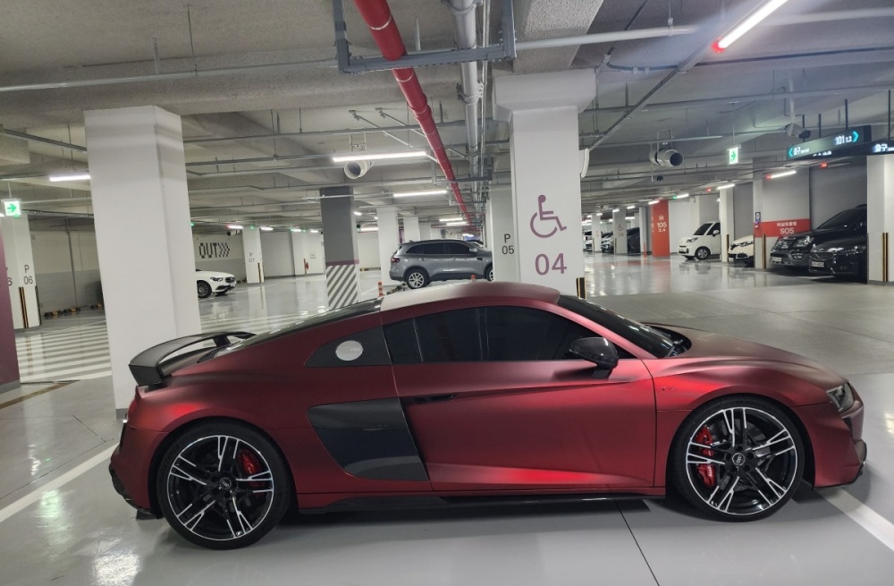 Audi R8 (4S)