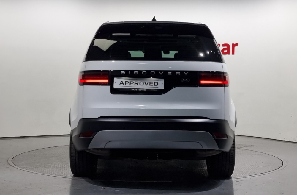 Land rover discovery 5