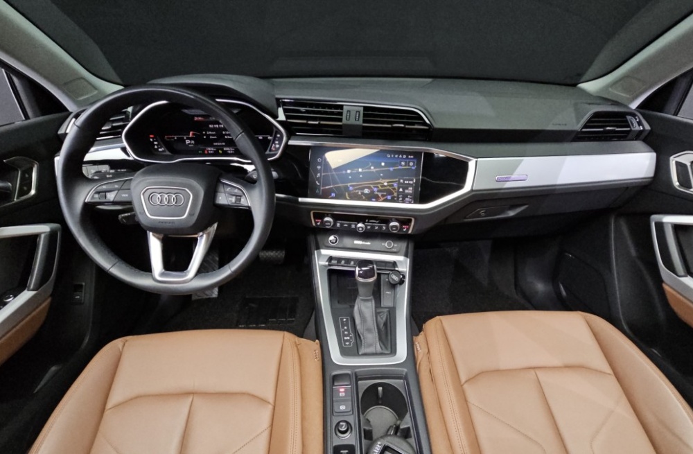 Audi Q3 (F3)