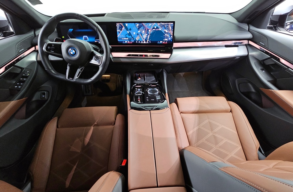 BMW i5 (G60)