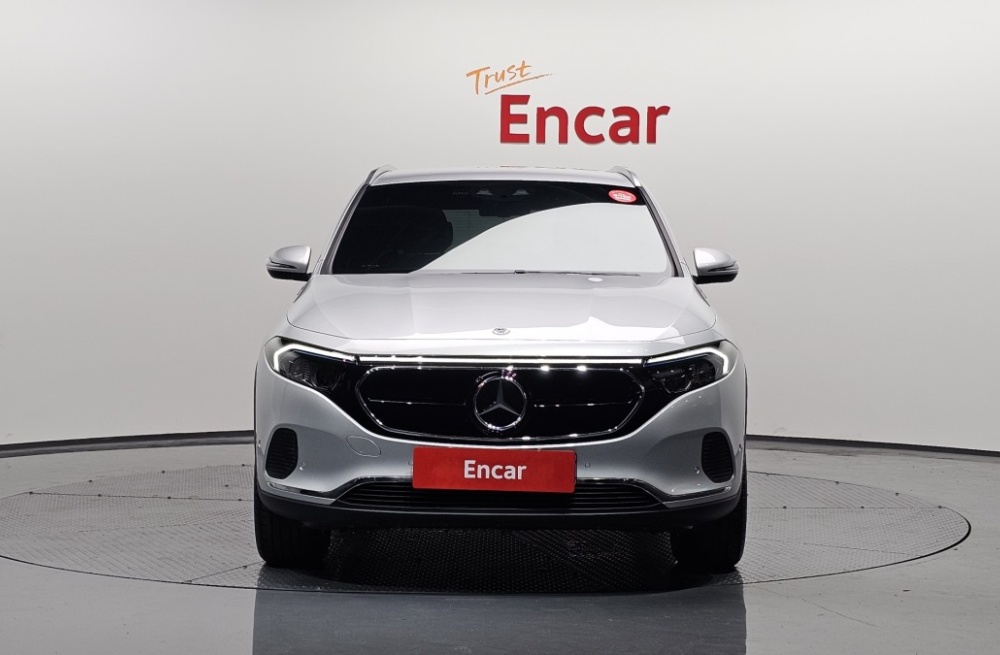 Mercedes-Benz EQA-H243