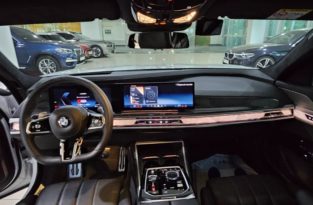 BMW 7 Series (G70)