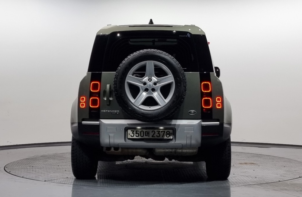 Land rover Defender (L663)