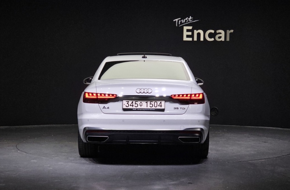 Audi A4 (B9)