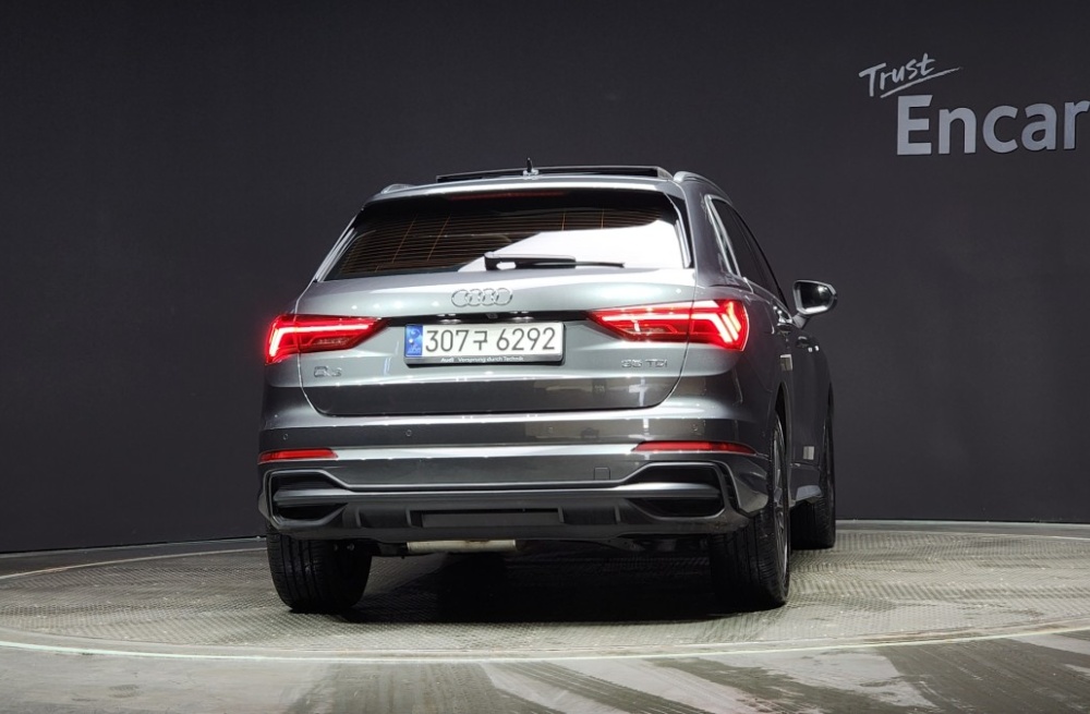 Audi Q3 (F3)