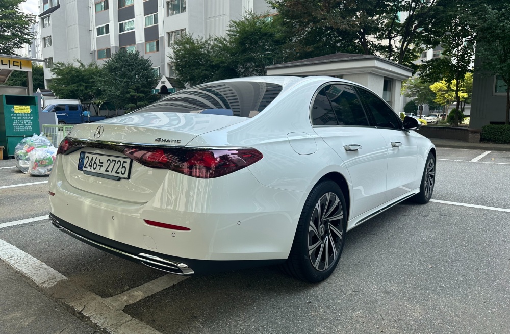 Mercedes-Benz E-Class W214